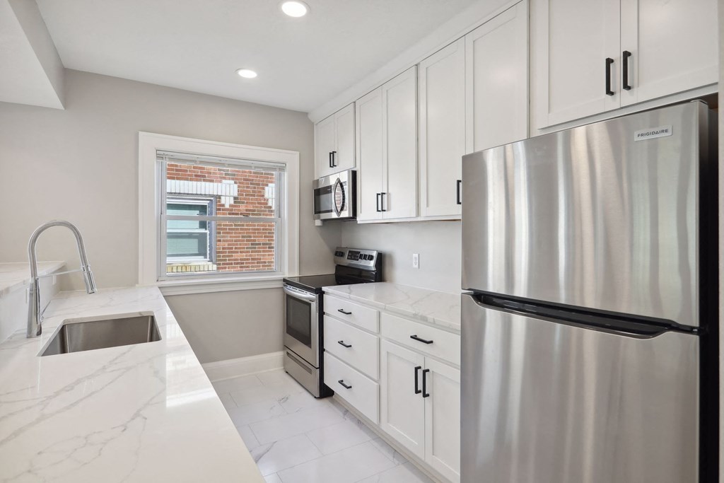 Columbus Pointe Apartments (Nina)