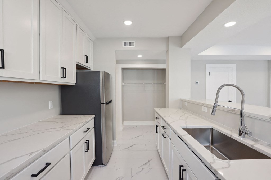 Columbus Pointe Apartments (Nina)