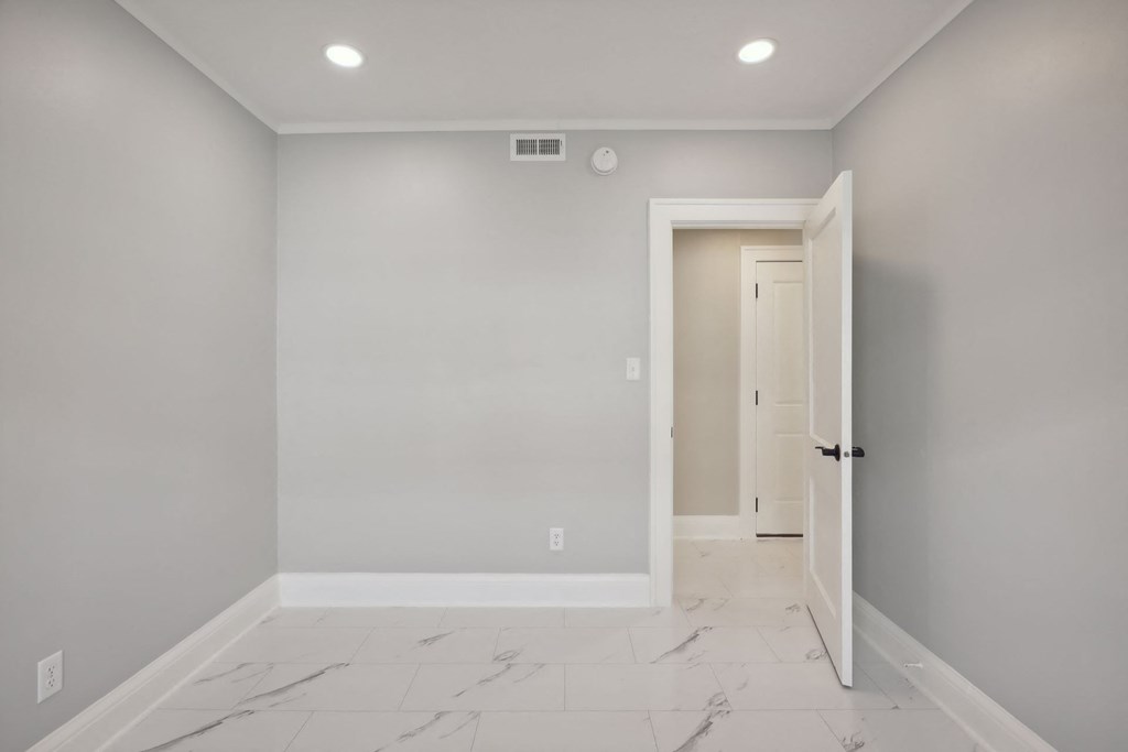 Columbus Pointe Apartments (Nina)