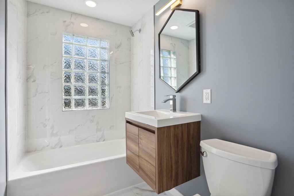 Columbus Pointe Apartments (Nina)