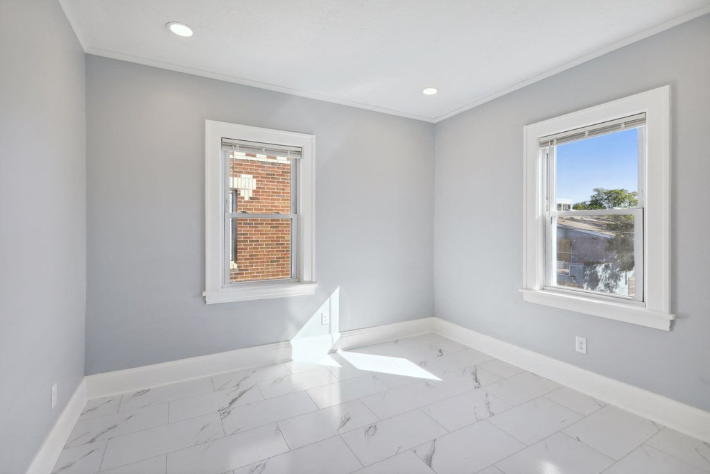 Columbus Pointe Apartments (Nina)