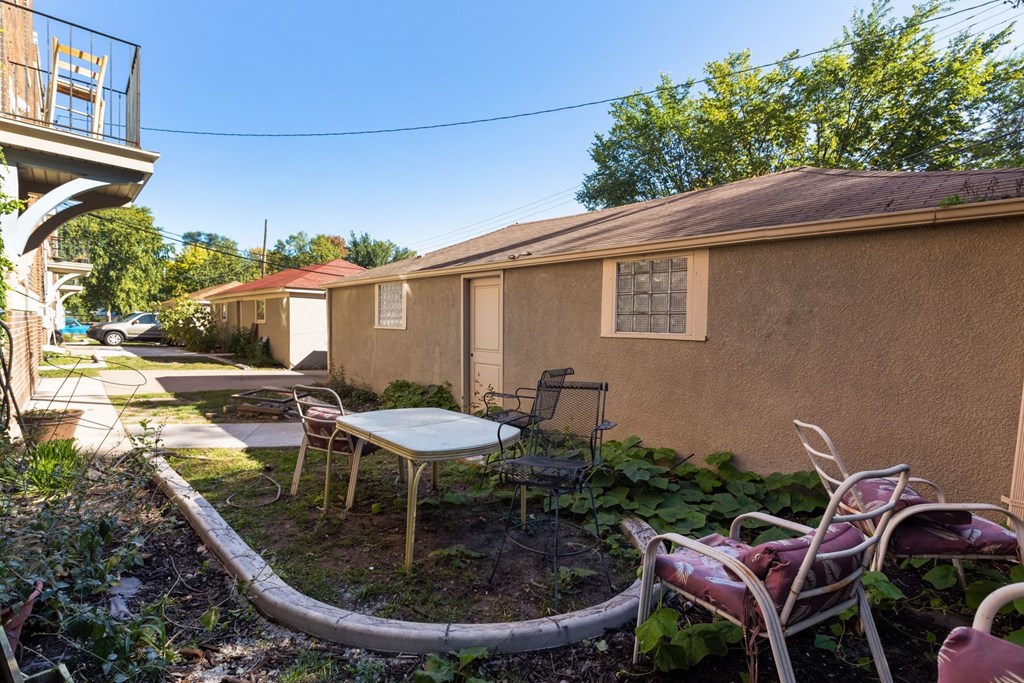 Columbus Pointe Apartments (Nina)