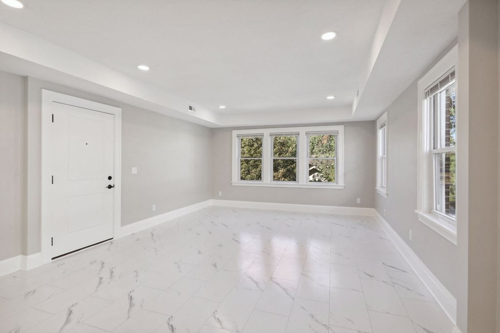 Columbus Pointe Apartments (Nina)