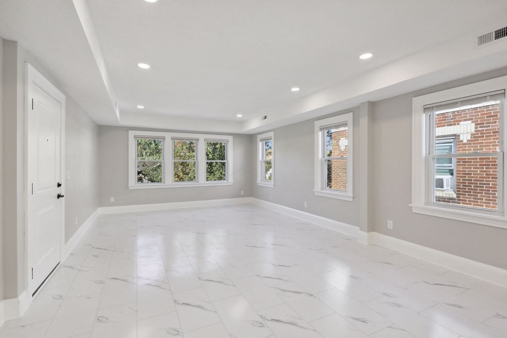 Columbus Pointe Apartments (Nina)