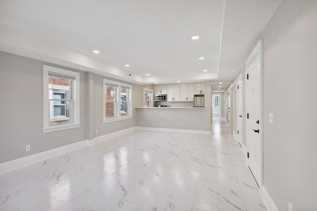 Columbus Pointe Apartments (Nina)