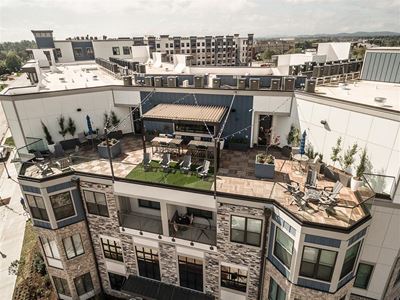 vintage-at-avenue-rooftop