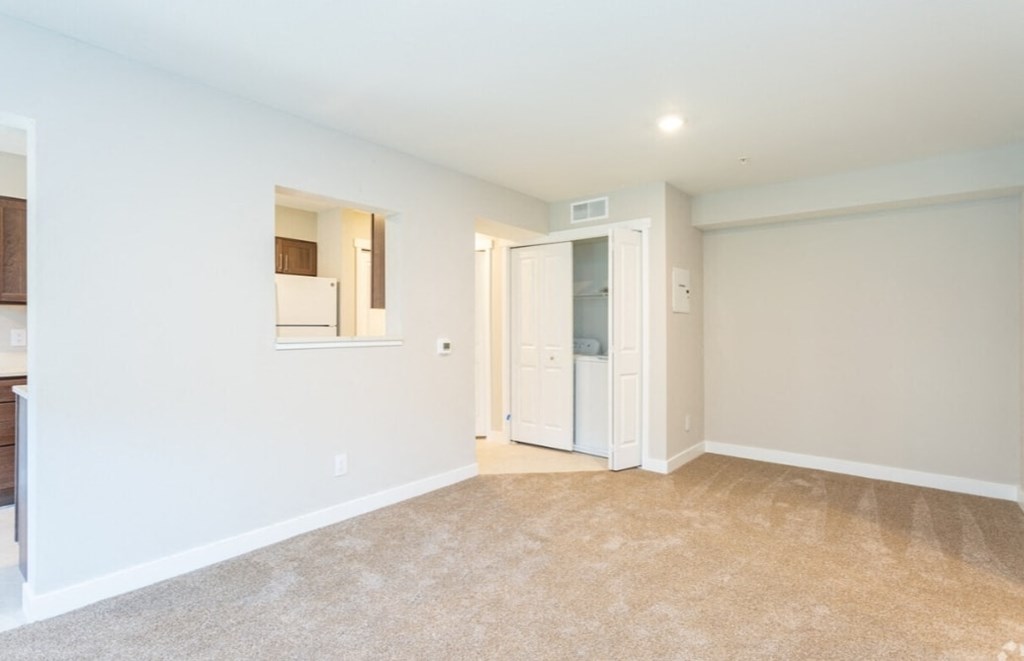 North Hillburn Apartments, 1220 Hillburn Ave NW, Grand Rapids, MI