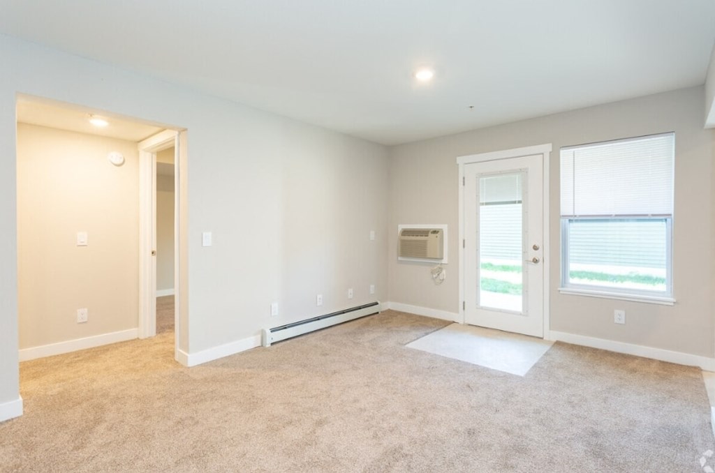 North Hillburn Apartments, 1220 Hillburn Ave NW, Grand Rapids, MI