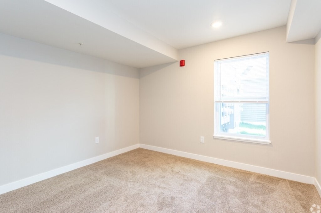 North Hillburn Apartments, 1220 Hillburn Ave NW, Grand Rapids, MI