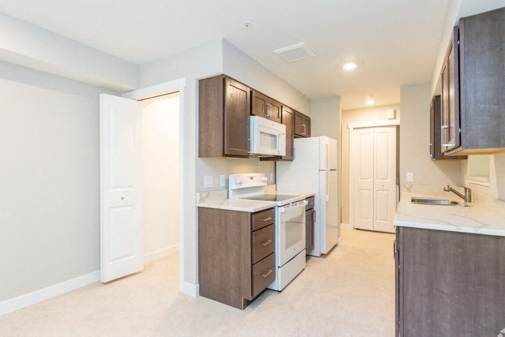 North Hillburn Apartments, 1220 Hillburn Ave NW, Grand Rapids, MI