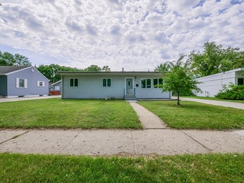 913 19Th Street South 3 Beds Apartment for Rent