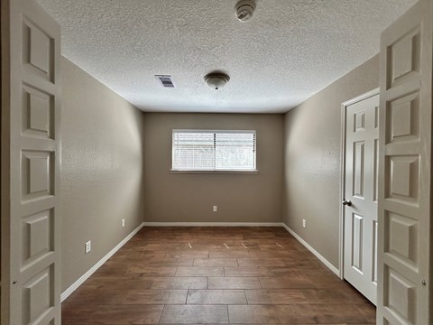 2409 HEDGEROSE LANE 3 Beds Apartment for Rent