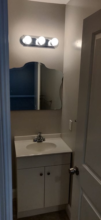 5012 Bass Place Southeast 3-4 Beds Apartment for Rent - Photo Gallery 5
