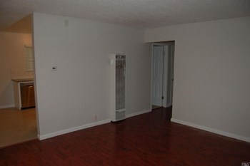 1605 Valle Vista Avenue 2 Beds Apartment for Rent - Photo Gallery 5