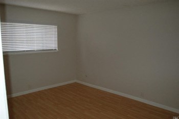 1605 Valle Vista Avenue 2 Beds Apartment for Rent - Photo Gallery 4