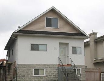 726 King Edward Ave. E 4 Beds House for Rent - Photo Gallery 1
