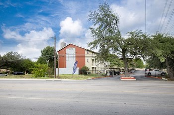 6812 South Congress Avenue 1-2 Beds Apartment for Rent - Photo Gallery 6