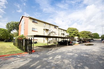 6812 South Congress Avenue 1-2 Beds Apartment for Rent - Photo Gallery 3