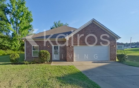 655 White Oak Cir 3 Beds Apartment for Rent