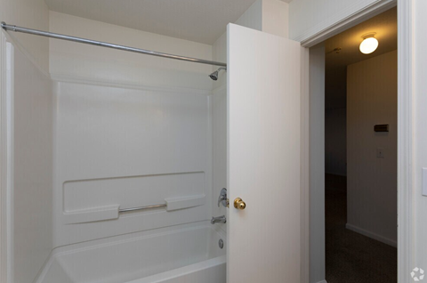 100 Hudson Circle Studio-3 Beds Apartment for Rent - Photo Gallery 21