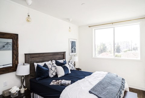 The Goldwyn Apartment Homes with One and Two Bedroom Apartments located in Los Angeles near Culver City. Luxury Apartments in Palm.