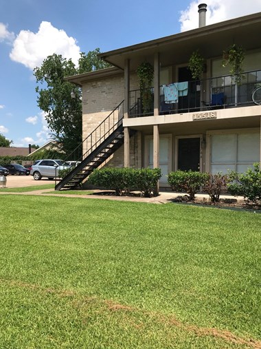 1947 Greenbriar Colony Drive 1-2 Beds Apartment for Rent