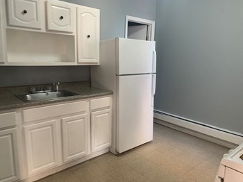 341 16th Avenue Studio-2 Beds Apartment for Rent - Photo Gallery 3