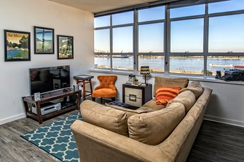 440 Third Street 1-2 Beds Apartment for Rent - Photo Gallery 3