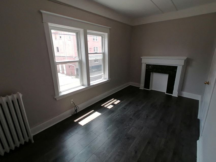 1207 Cannon Street East 1 Bed Apartment for Rent - Photo Gallery 1