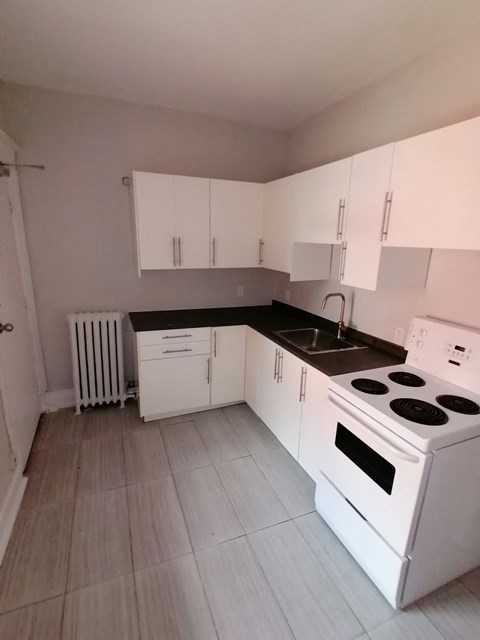 1207 Cannon Street East 1 Bed Apartment for Rent - Photo Gallery 2