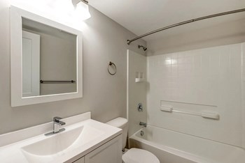 Grandview Apartment Homes Studio-2 Beds Apartment for Rent - Photo Gallery 3
