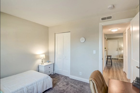 Grandview Apartment Homes, Grandview Apartment Homes, Peoria, IL - RENTCafé