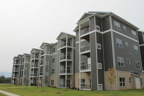 an exterior view of an apartment building