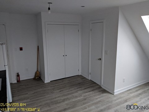 124 Spencer Avenue Studio-1 Bed Apartment for Rent - Photo Gallery 2