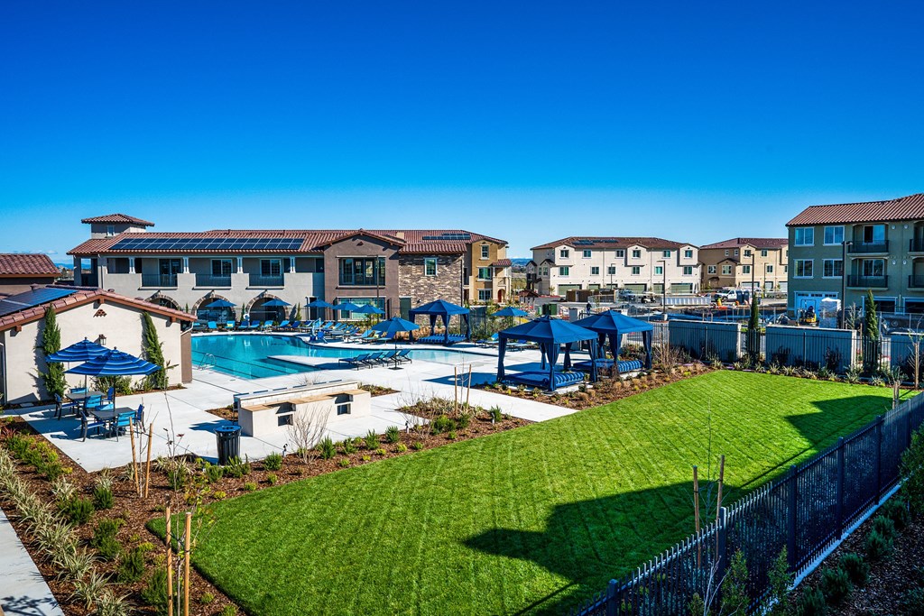 a view of the pool at the resort at auburn