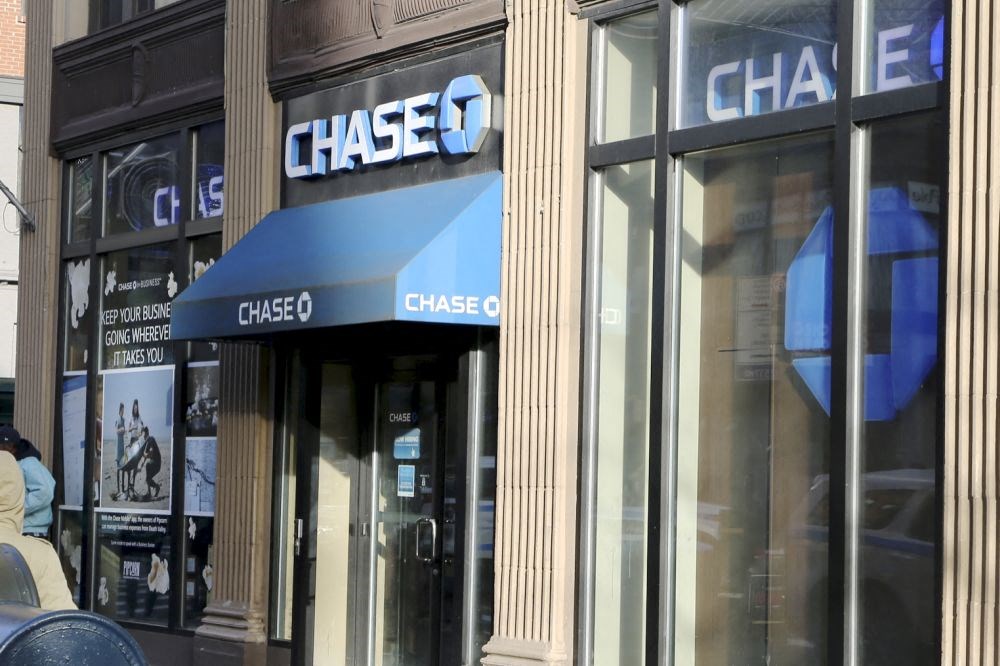 the facade of a chase bank building with the chase logo on it