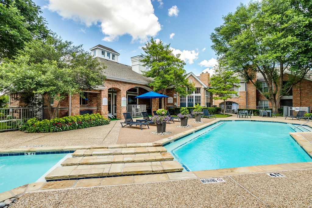 the preserve at ballantyne commons pool and club house amenities