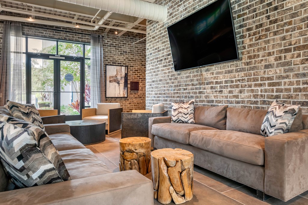 Resident Lounge at JTB Apartments, Jacksonville, FL, 32256