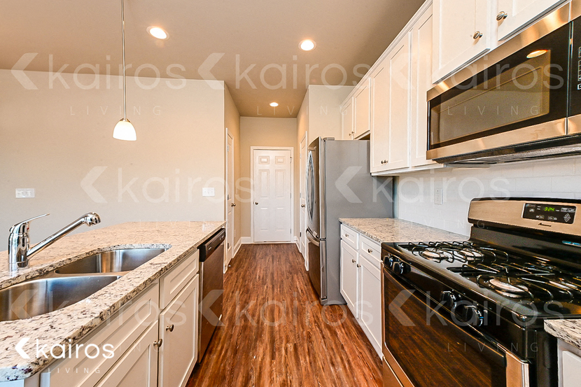 25 Heard Ln 3 Beds Apartment for Rent