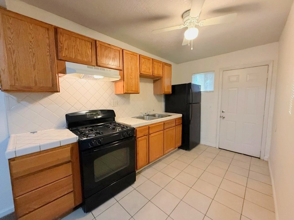 2875 M St. 2 Beds House for Rent - Photo Gallery 8