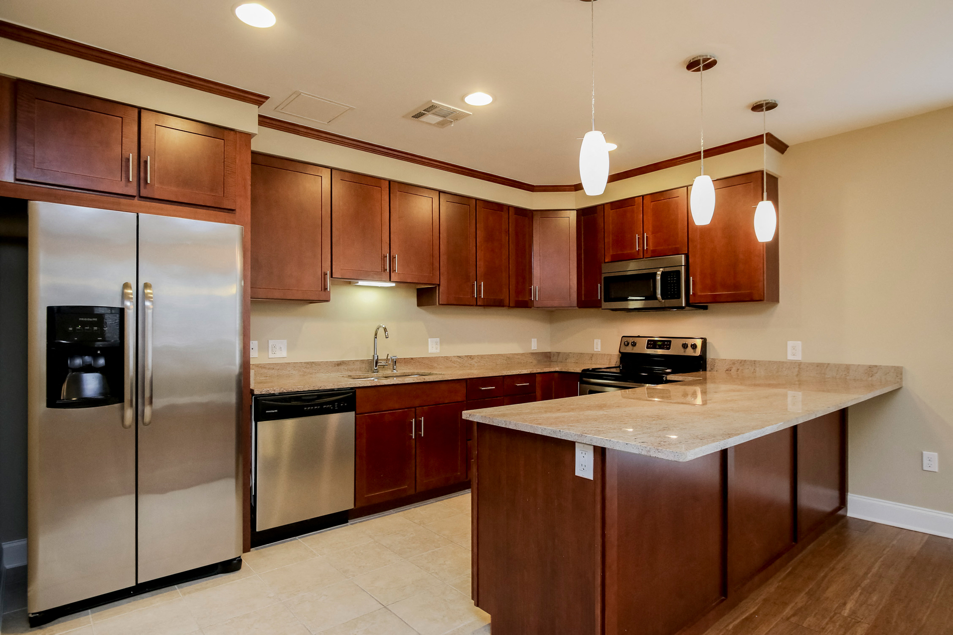 Harbor Hill Apartments interior kitchen