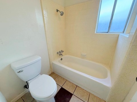 455 Columbia Ave. 3 Beds Apartment for Rent
