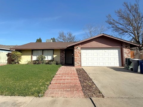 455 Columbia Ave. 3 Beds Apartment for Rent