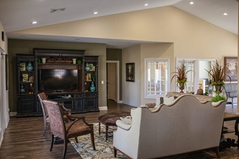 500 S. MacArthur Drive 1-3 Beds Apartment, Affordable for Rent - Photo Gallery 5