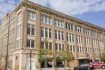107 W. Railroad Street 1-3 Beds Apartment, Affordable for Rent - Photo Gallery 4