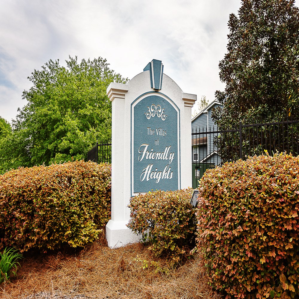 the villas at hackley heights entrance sign