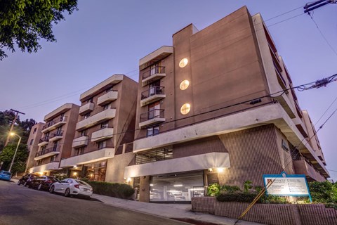 the building in which the hotel is located