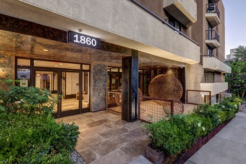 the building in which the hotel is located