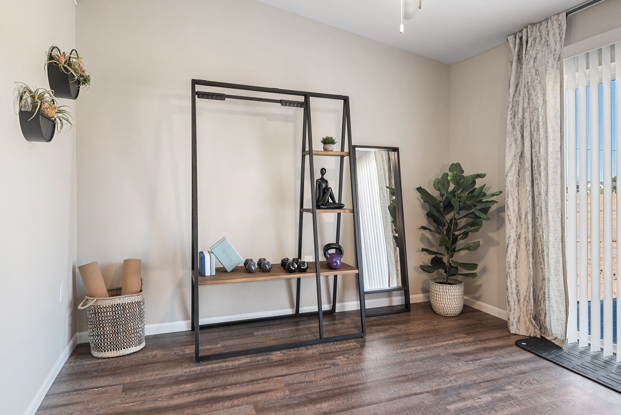 Texas Township MI apartment rentals Redwood Texas Township Bonus Room