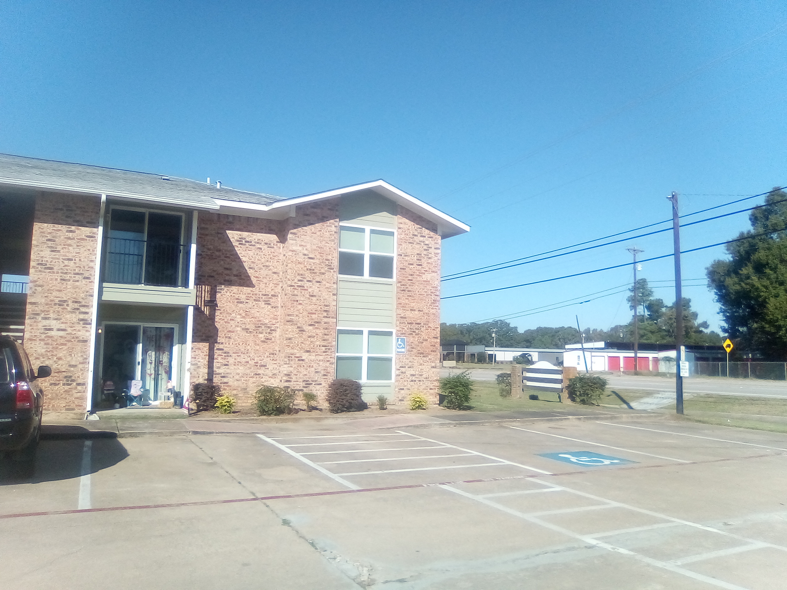 Countrywood Apartments exterior, Reno, TX